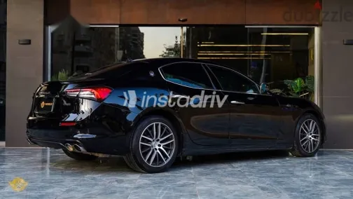 مازيراتي جيبلي 2021 رمادي مستعملة للبيع - 3