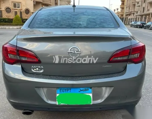 اوبل أسترا 2019 رمادي مستعملة للبيع - 1