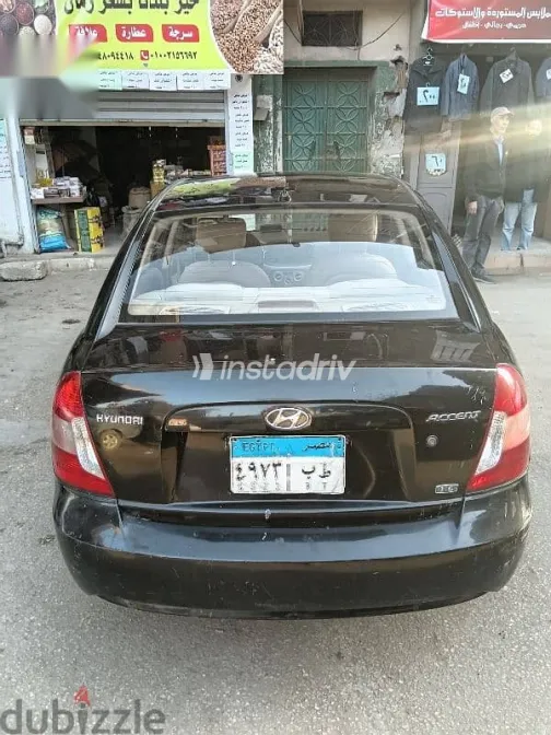 هيونداي اكسنت 2011 أسود مستعملة للبيع - 2