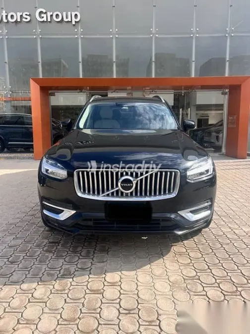 فولفو XC90 2021 أسود مستعملة للبيع - 1