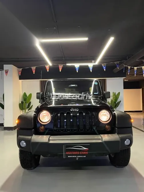 جيب رانجلر 2012 أسود مستعملة للبيع - 1