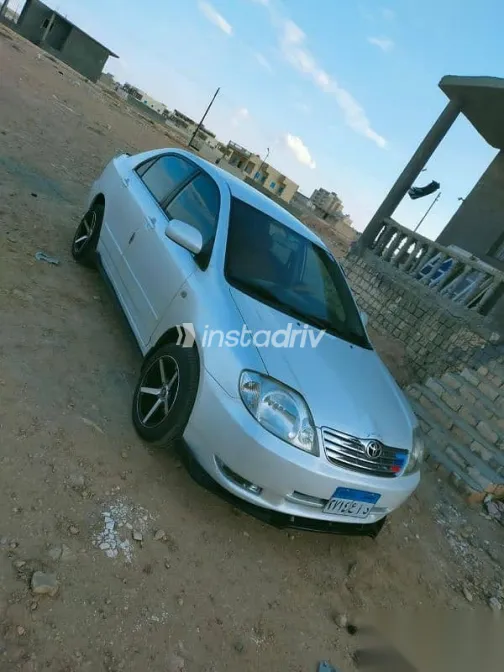 تويوتا كورولا 2002 أبيض مستعملة للبيع - 3