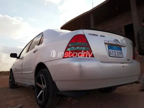 تويوتا كورولا 2002 أبيض مستعملة للبيع - 5