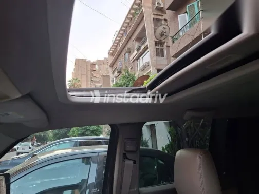 جيب شيروكي 2009 ذهبي مستعملة للبيع - 5