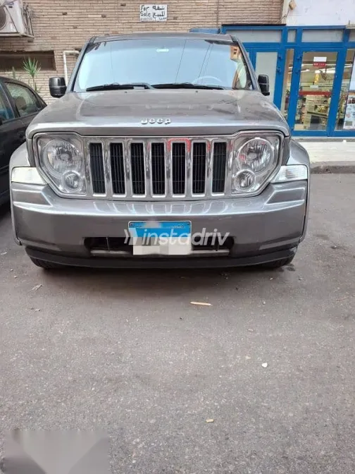 جيب شيروكي 2009 ذهبي مستعملة للبيع - 6