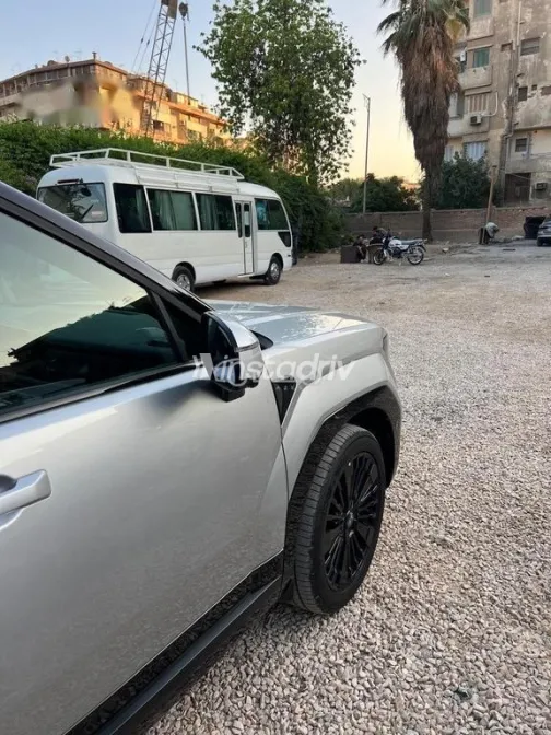 هيونداي سانتافى 2025 أبيض مستعملة للبيع - 4