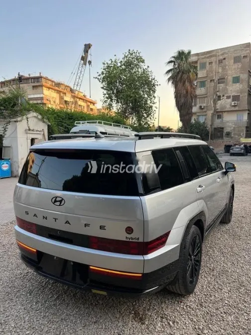 هيونداي سانتافى 2025 أبيض مستعملة للبيع - 5
