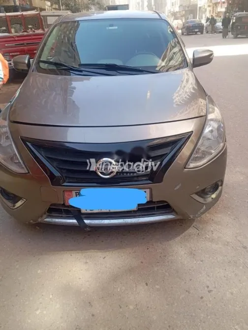 نيسان صنى 2016 برونزي مستعملة للبيع - 4