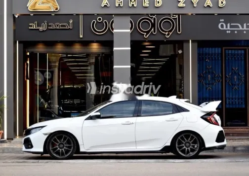 Honda Civic 2017 White Used for Sale - 3