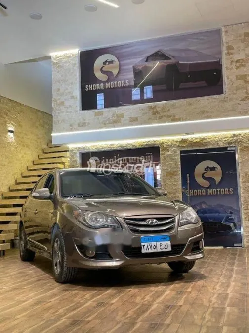 هيونداي إلنترا 2017 ذهبي مستعملة للبيع - 3