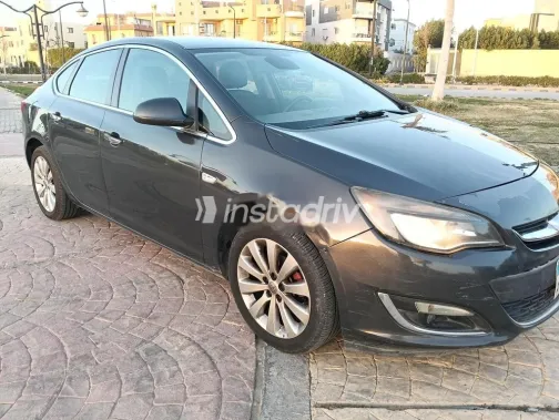 اوبل أسترا 2013 رمادي مستعملة للبيع - 3