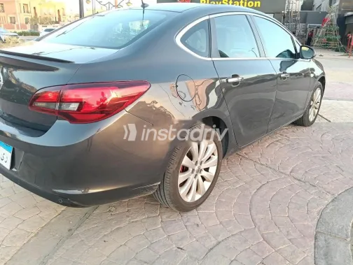 اوبل أسترا 2013 رمادي مستعملة للبيع - 5