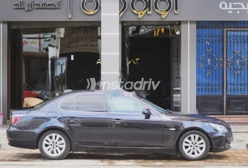 بي ام دبليو 523 2010 أزرق غامق مستعملة للبيع - 4