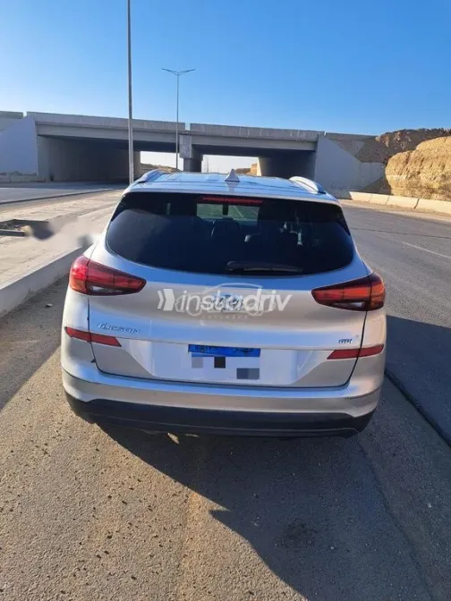 هيونداي توسان 2020 فضي مستعملة للبيع - 2