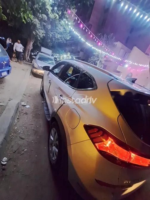 هيونداي توسان 2020 فضي مستعملة للبيع - 4