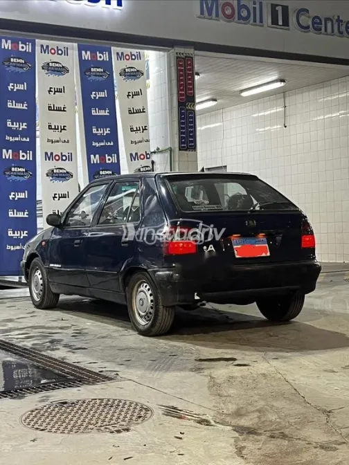 سكودا فيليشيا 1996 أزرق غامق مستعملة للبيع - 3