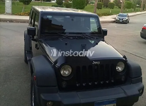 جيب رانجلر 2015 أسود مستعملة للبيع - 1