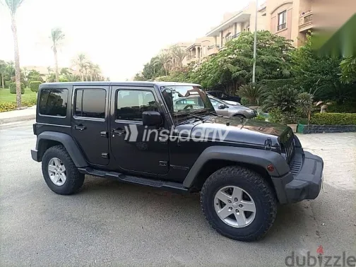 جيب رانجلر 2015 أسود مستعملة للبيع - 2