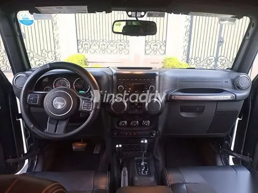 جيب رانجلر 2015 أسود مستعملة للبيع - 5