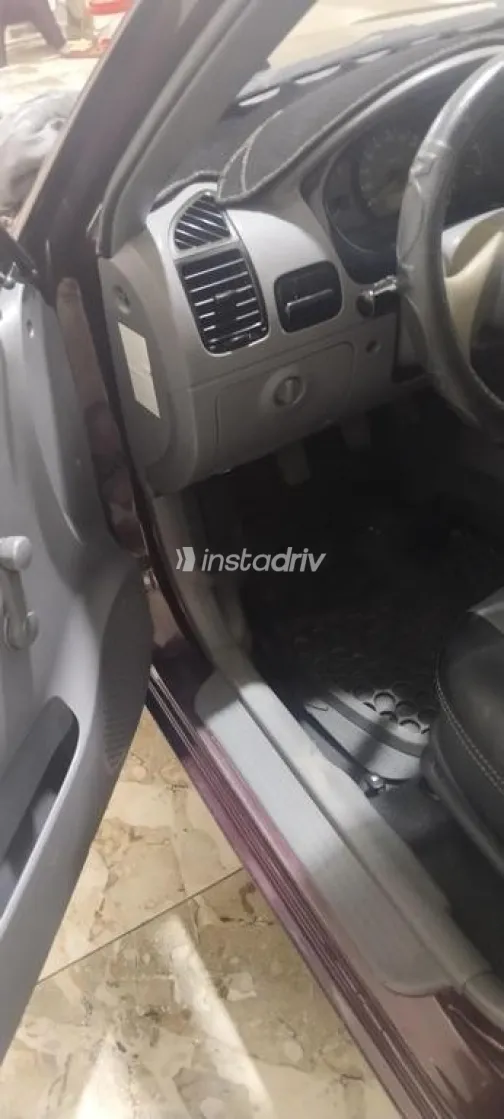 Hyundai Verna 2013 Dark Red Used for Sale - 3