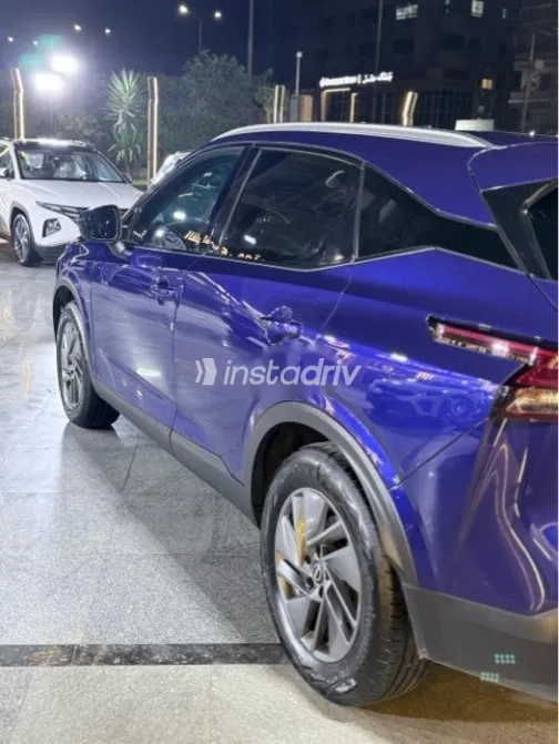 نيسان قشقاي 2025 أزرق غامق مستعملة للبيع - 4