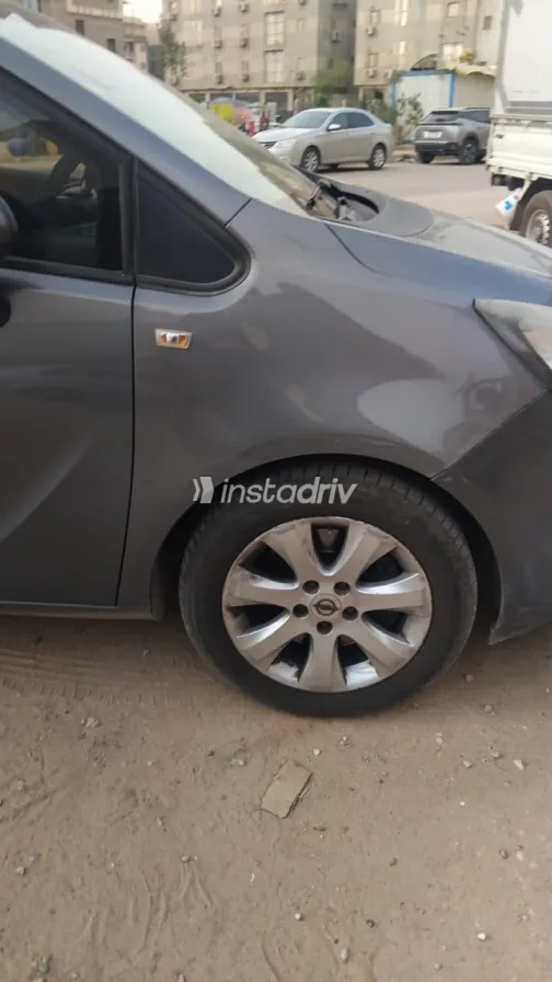 اوبل ميريفا 2015 أبيض مستعملة للبيع - 4