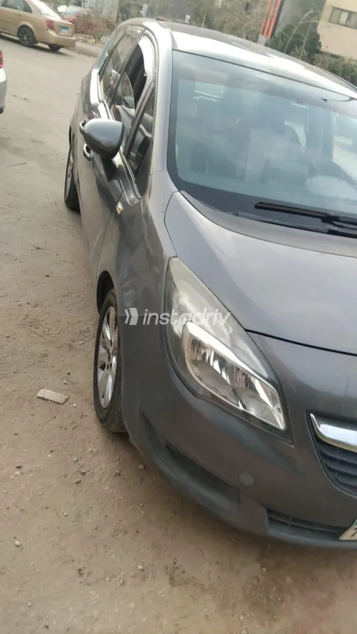 اوبل ميريفا 2015 أبيض مستعملة للبيع - 6