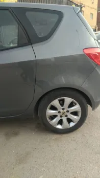 اوبل ميريفا 2015 أبيض مستعملة للبيع