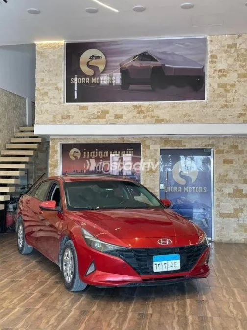 هيونداي إلنترا 2022 أحمر مستعملة للبيع - 2