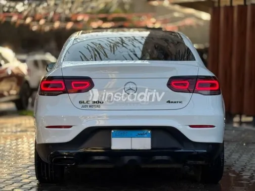 مرسيدس GLC 300 2020 أبيض مستعملة للبيع - 4