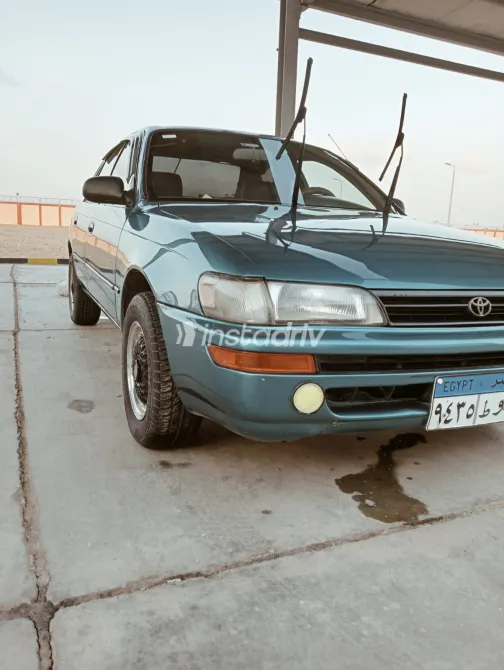 تويوتا كورولا 1995 أبيض مستعملة للبيع - 5