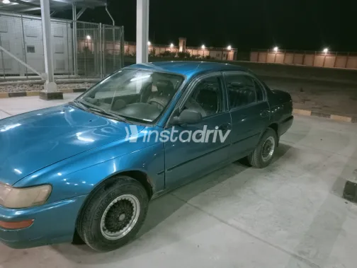 تويوتا كورولا 1995 أبيض مستعملة للبيع - 7