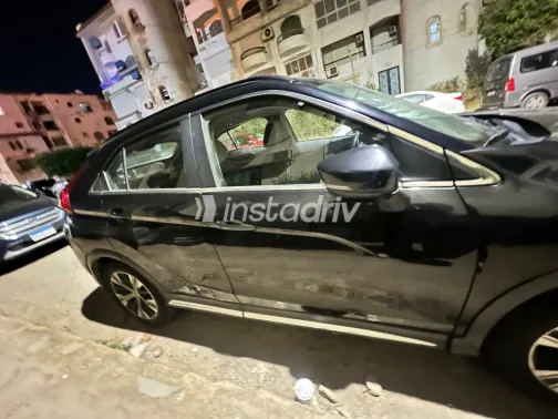 ميتسوبيشي اكليبس 2019 أبيض مستعملة للبيع - 6