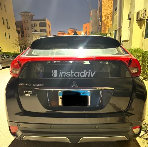 ميتسوبيشي اكليبس 2019 أبيض مستعملة للبيع - 9