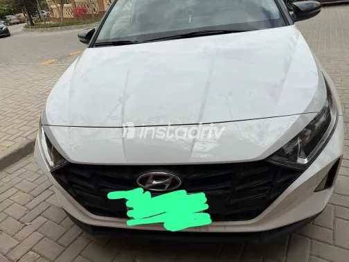 هيونداي I20 2022 أبيض مستعملة للبيع - 1