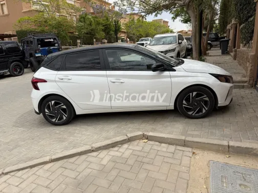 هيونداي I20 2022 أبيض مستعملة للبيع - 4