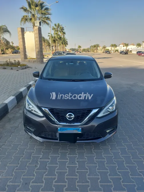 نيسان سنترا 2022 أبيض مستعملة للبيع - 1