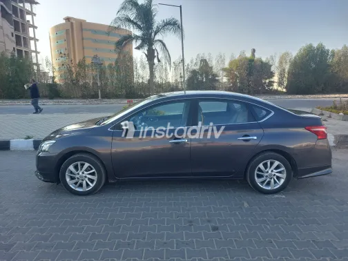 نيسان سنترا 2022 أبيض مستعملة للبيع - 2