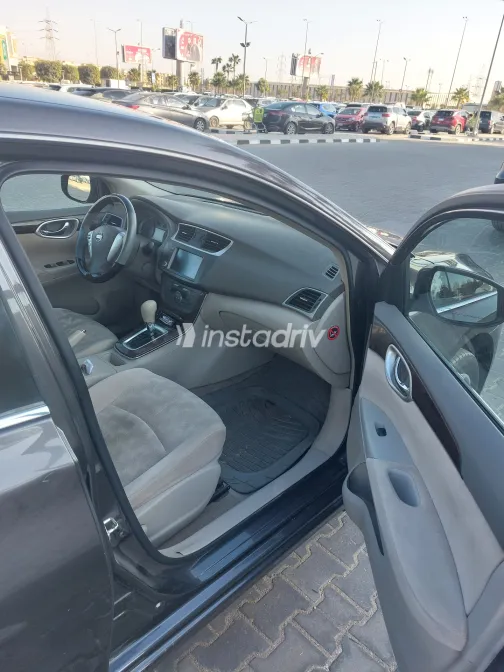 نيسان سنترا 2022 أبيض مستعملة للبيع - 3