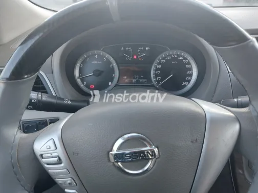 نيسان سنترا 2022 أبيض مستعملة للبيع - 8