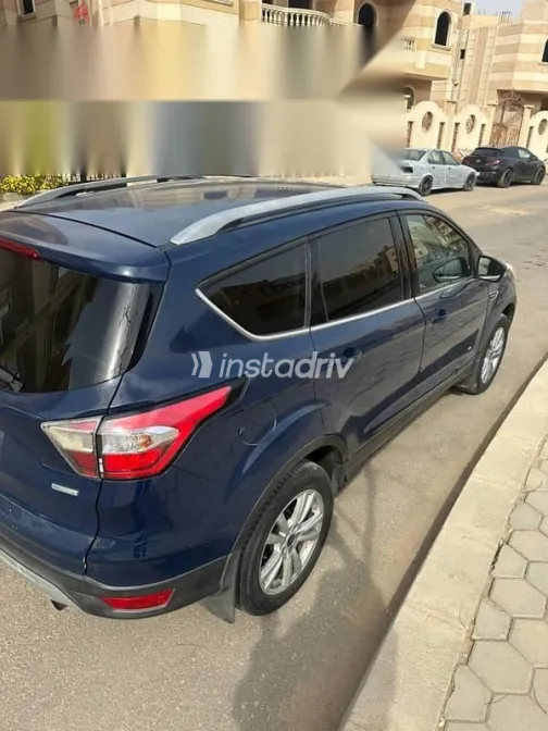 فورد كوجا 2017 أزرق غامق مستعملة للبيع - 2
