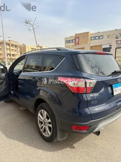 فورد كوجا 2017 أزرق غامق مستعملة للبيع - 4