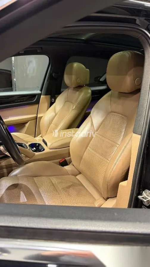 بورش كايين 2019 أسود مستعملة للبيع - 4