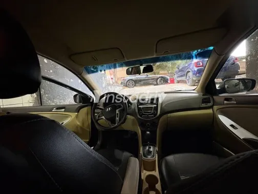 هيونداي اكسنت 2011 أسود مستعملة للبيع - 1