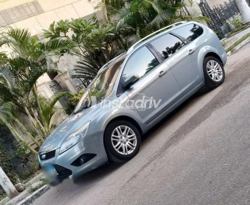 فورد فوكس 2009 فضي مستعملة للبيع - 2