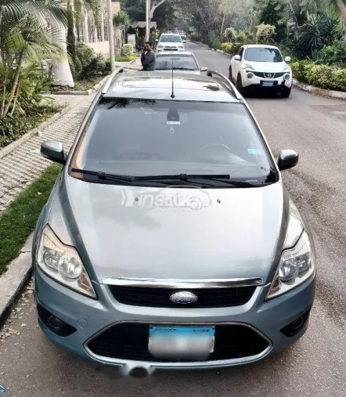 فورد فوكس 2009 فضي مستعملة للبيع - 3