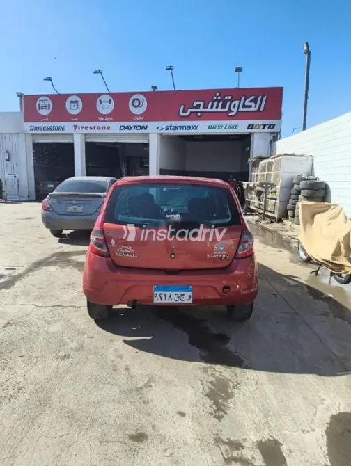 رينو سانديرو 2014 أحمر مستعملة للبيع - 5