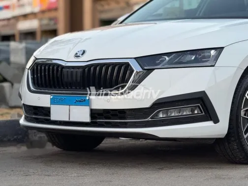 سكودا اوكتافيا 2024 أبيض مستعملة للبيع - 1