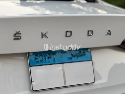 سكودا اوكتافيا 2024 أبيض مستعملة للبيع - 4