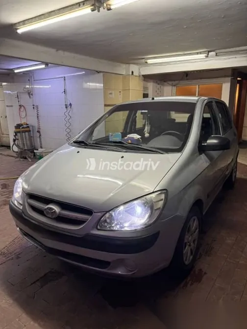 هيونداي جيتز 2011 فضي مستعملة للبيع - 1